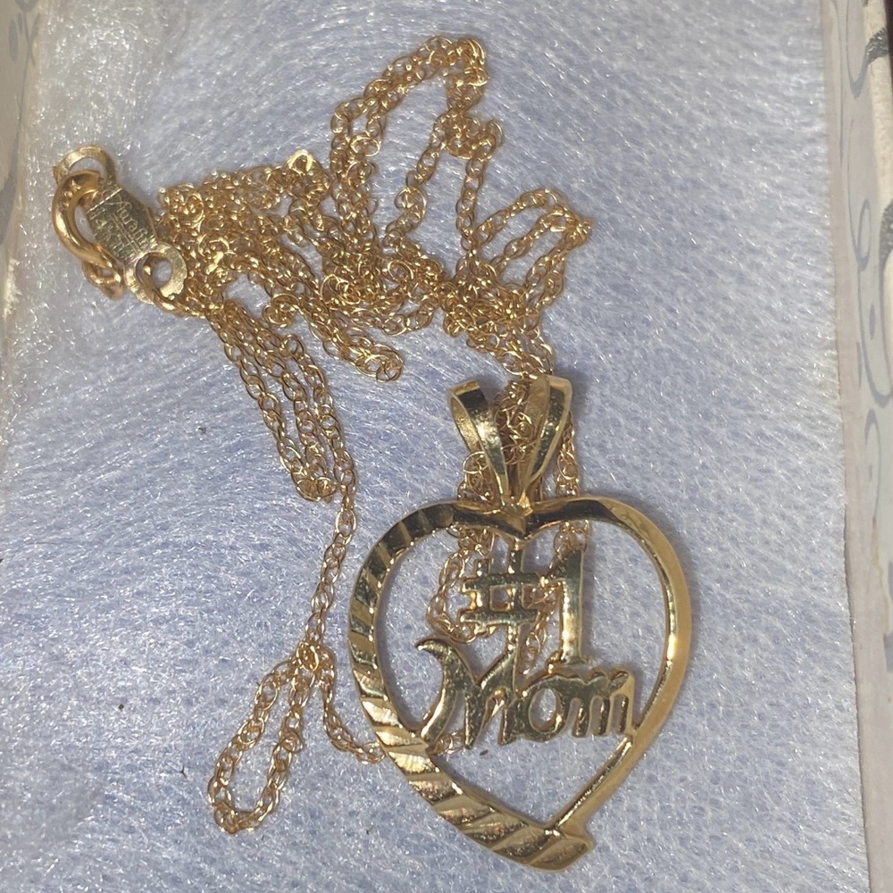 14K SOLID YELLOW GOLD #1 MOM HEART PENDANT & SOLID GOLD CHAIN SIGNED AURAFIN - Picture 11 of 16